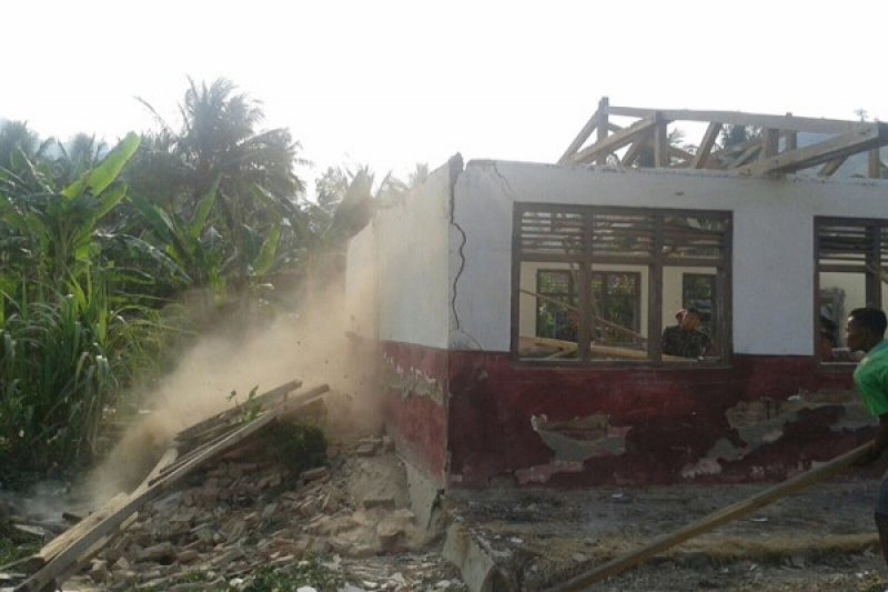 Renovasi gedung sekolah 