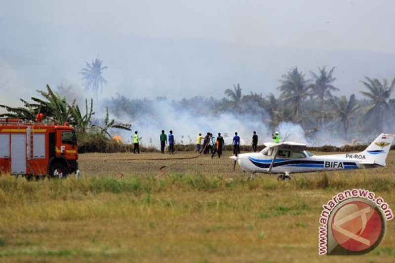 Lahan Bandara Blimbing Sari Terbakar