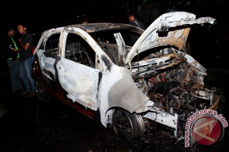 Mobil Terbakar Di Bekasi
