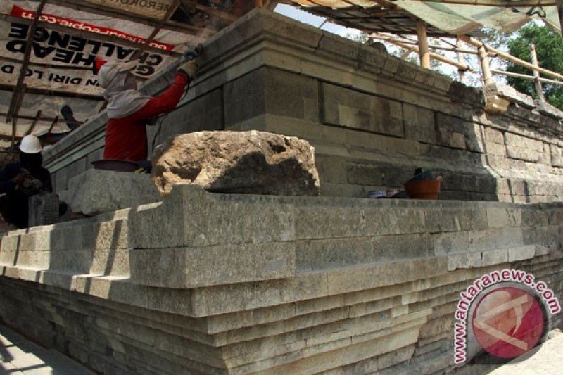 Kendala Pemugaran Candi Sanggrahan