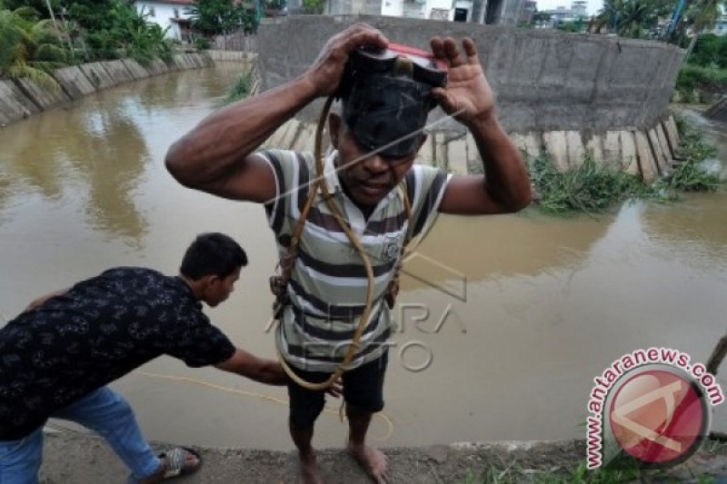 BANTU PENCARIAN KORBAN TERSERET ARUS