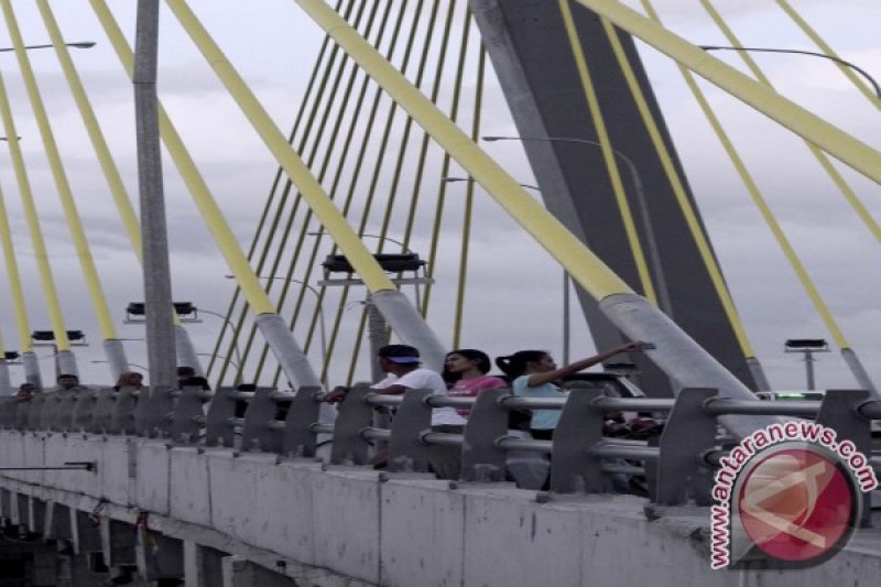 REKREASI JEMBATAN SOEKARNO