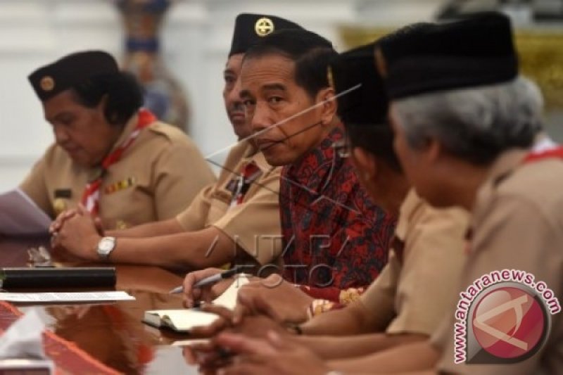 PRESIDEN BERTEMU KWARTIR NASIONAL GERAKAN PRAMUKA