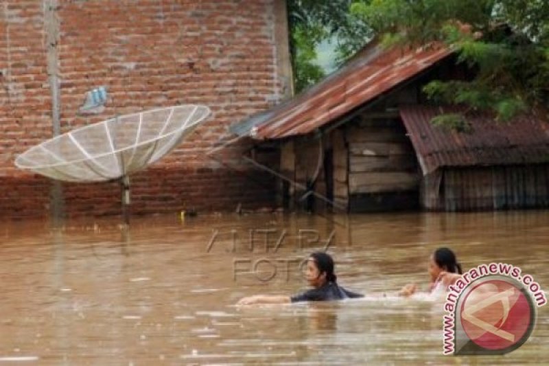 BANJIR LIMAPULUHKOTA SUMBAR