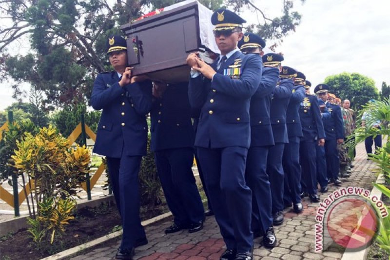 Pemakaman Mayor Pnb Ivy Safatillah