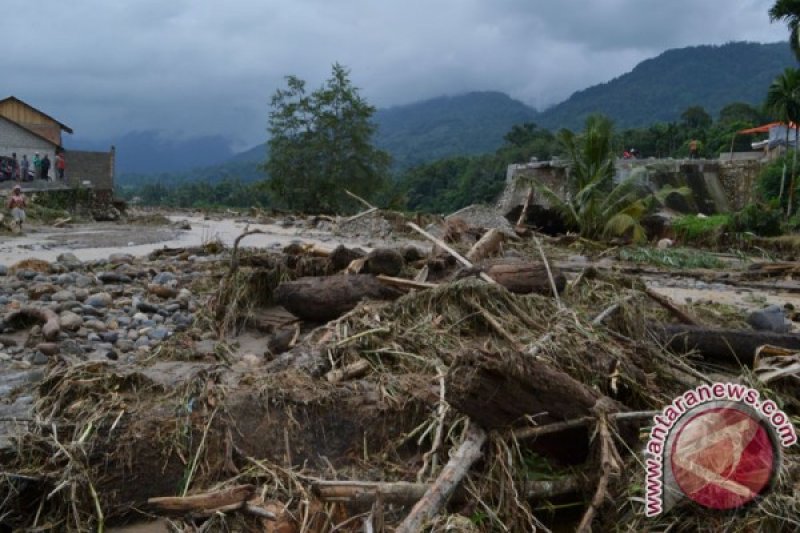 DAMPAK BANJIR SOLOK SELATAN