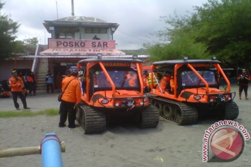 SAR Parangtritis terjunkan amphibi cari korban tenggelam