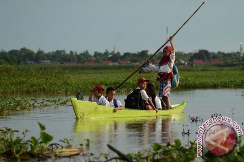 BENCANA BANJIR - Tiga desa di madiun terendam banjir