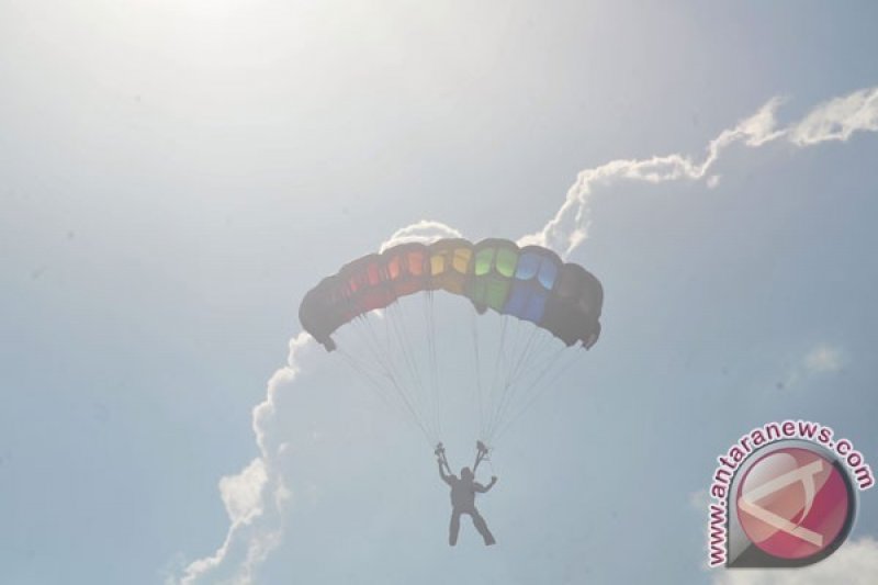 Satu penerjun tewas saat beraksi di Jogja Air Show