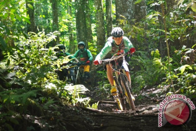 MTB JELAJAH RIMBA PROMOSIKAN SPORT TOURISM DI NTB