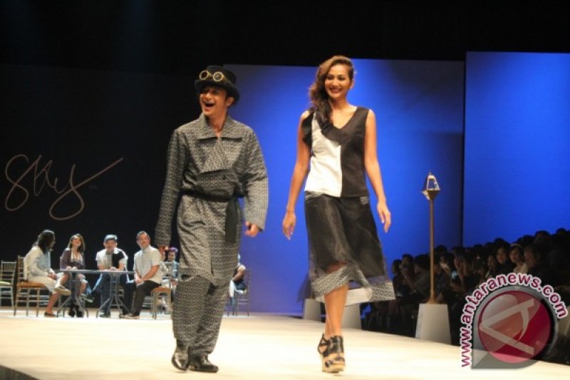 Transformasi Ulos Di â€œIndonesia Fashion Weekâ€ - ANTARA News Sumatera ...