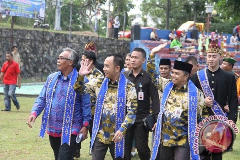 HUT ke-17 KABUPATEN WAYKANAN