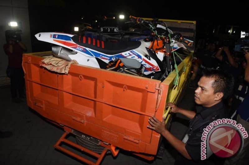 KPK Sita Mobil Bupati Subang