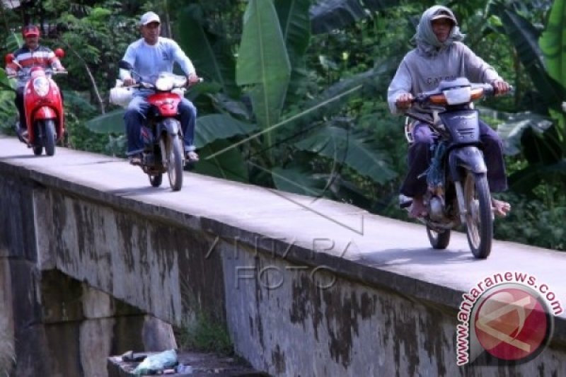 SARANA PENYEBERANGAN DARURAT