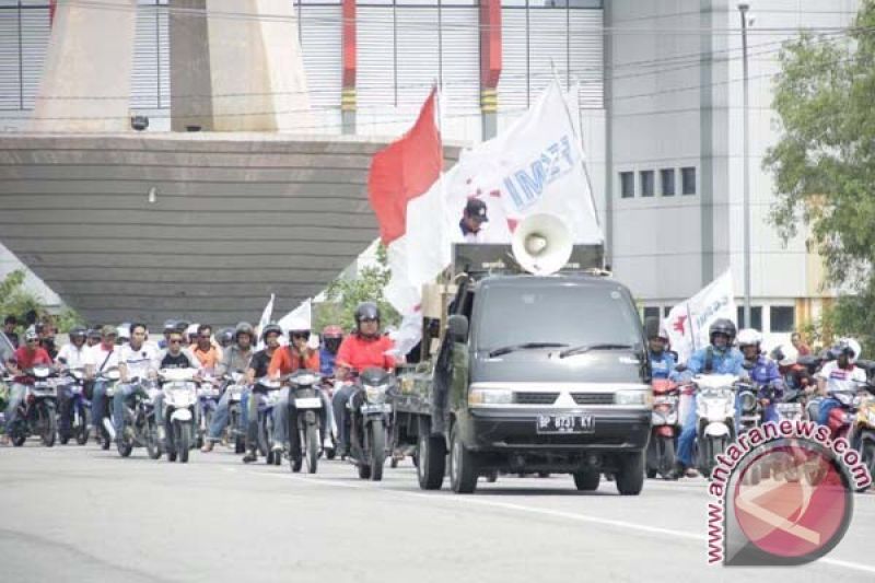 Konvoi Buruh di Karimun