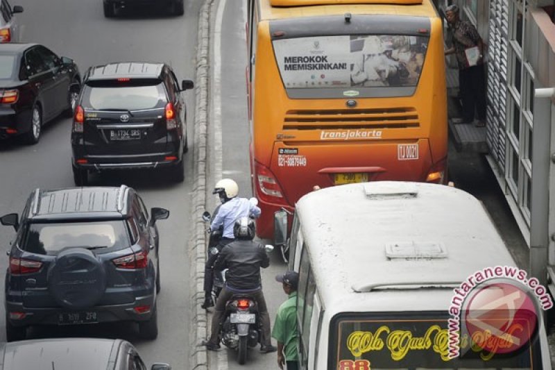 Penerapan Tilang Bagi Penerobos Busway