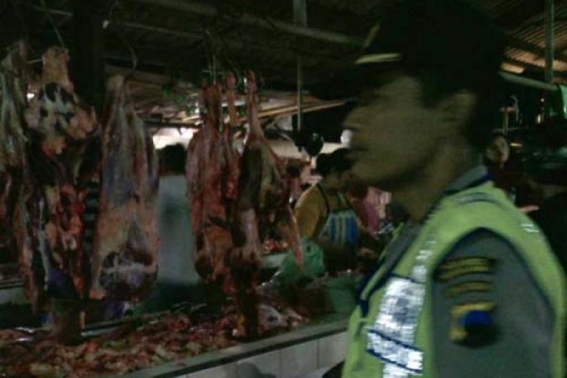 Tim Gabungan Sita Daging Gelonggongan