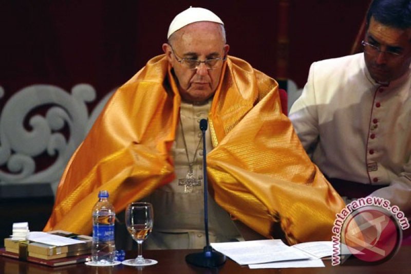 Paus Fransiskus Tegaskan Salah Kaitkan Islam dengan Kekerasan