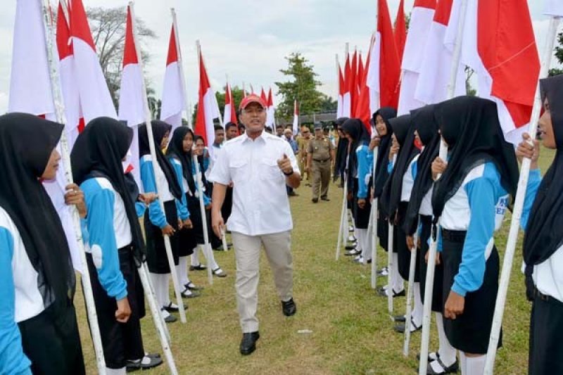 BUPATI TINJAU PERSIAPAN UPACARA HUT RI