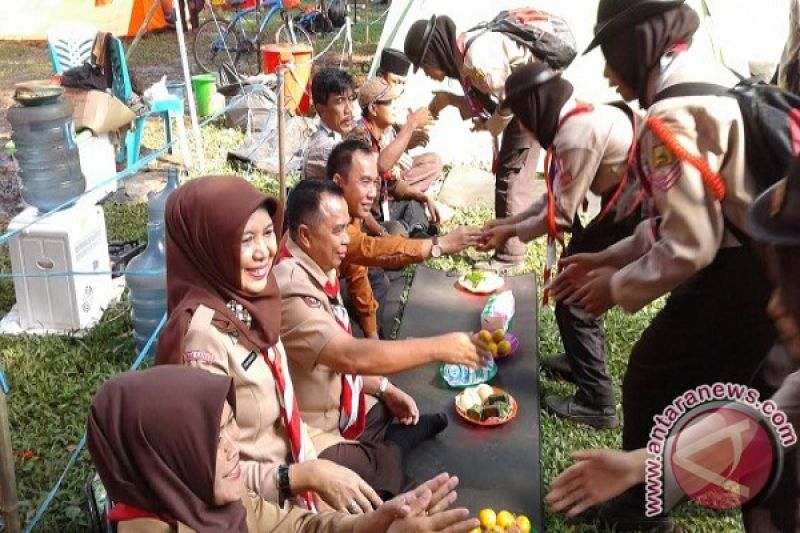 ADIPATI BERSAMA PRAMUKA