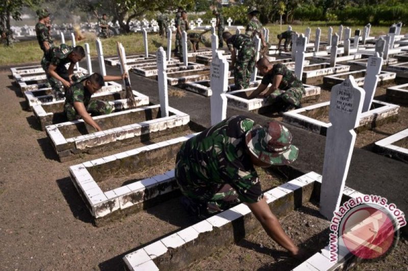 KERJA BAKTI JELANG HUT RI