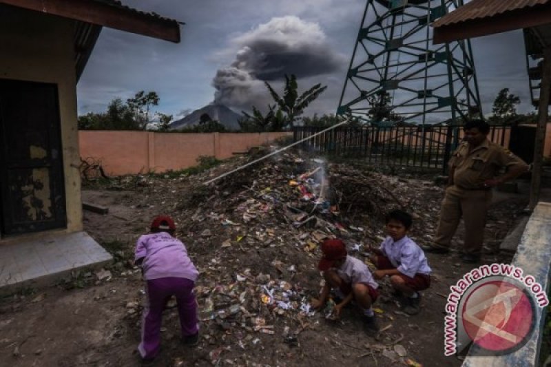 ERUPSI GUNUNG SINABUNG