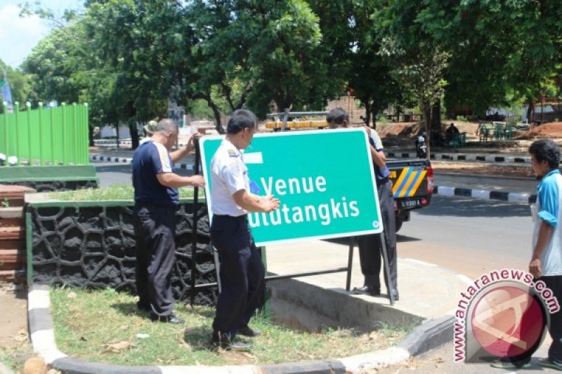 Pemkot Cirebon Pasang Rambu Penunjuk Arena 