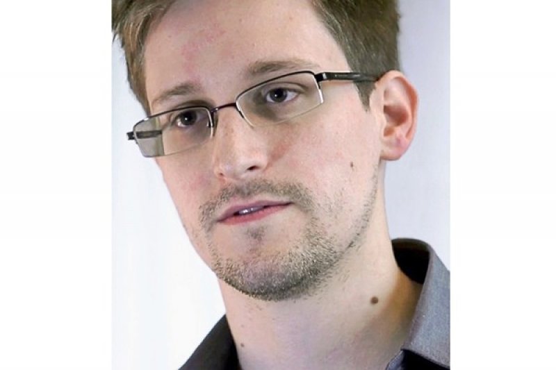 Snowden kantongi paspor Rusia