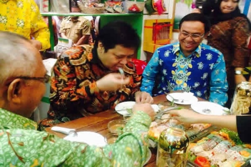 Menteri Perindustrian Cicipi Kuliner Hasil Perkebunan Inhil 