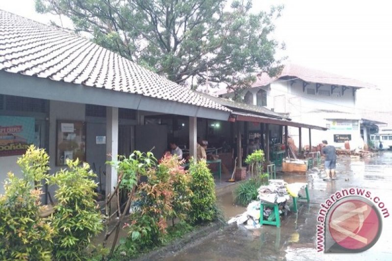 Banjir Rendam SMAN 9 Kota Bandung 