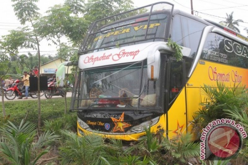 KECELAKAAN BUS ANGKUTAN UMUM DI ACEH