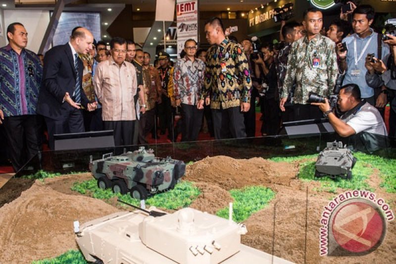 Wapres Buka Pameran Industri Pertahanan