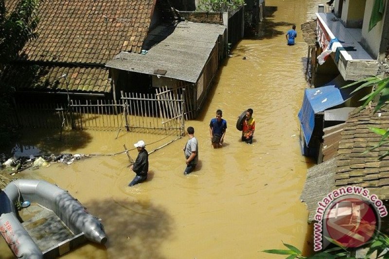 Ratusan rumah terendam banjir di Kabupaten Bandung