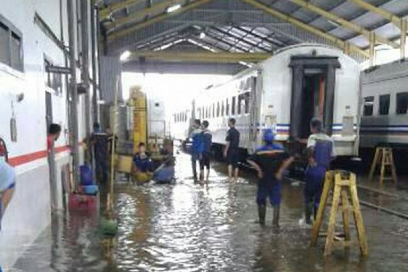 Stasiun Bandung Terendam Banjir