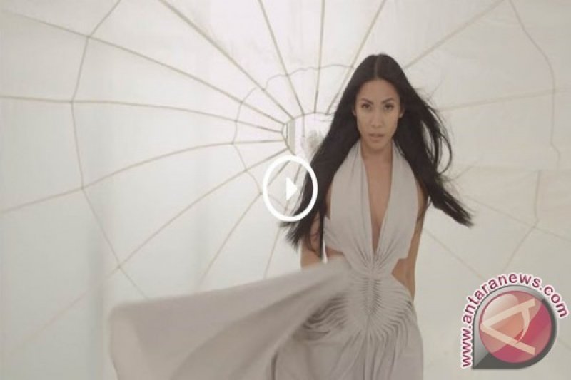 Anggun Tempati Posisi Pertama Billboard Dance Charts Amerika