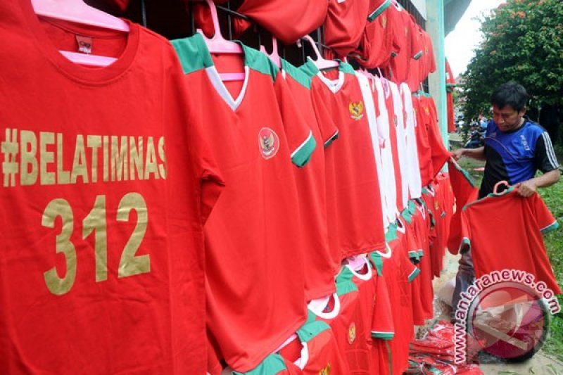 Penjualan Atribut Timnas Indonesia