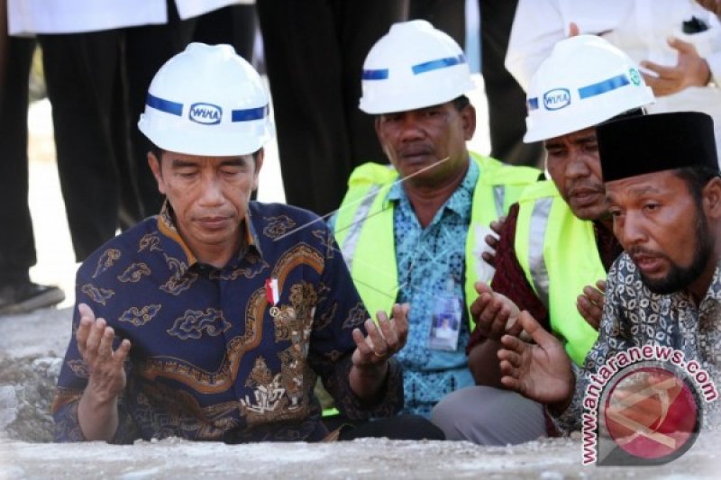 PRESIDEN RESMIKAN REKONTRUKSI MASJID PASCA GEMPA PIDIE JAYA ACEH