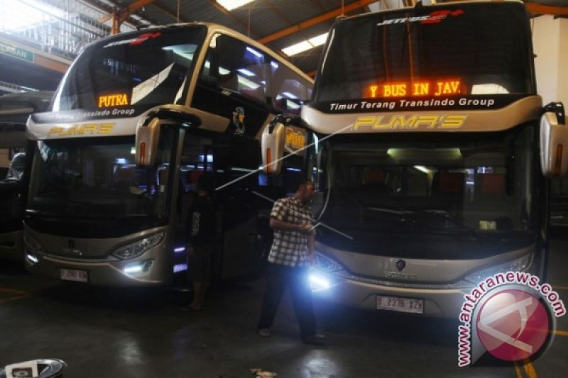 BUS TINGKAT RUTE WONOGIRI-JAKARTA