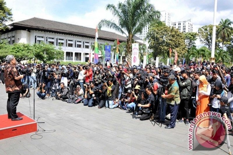 4.000 Orang Ikuti Bandung Lautan Photographer 2016