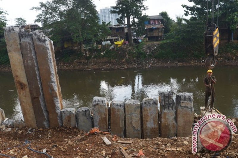 Normaliasasi Sungai Ciliwung