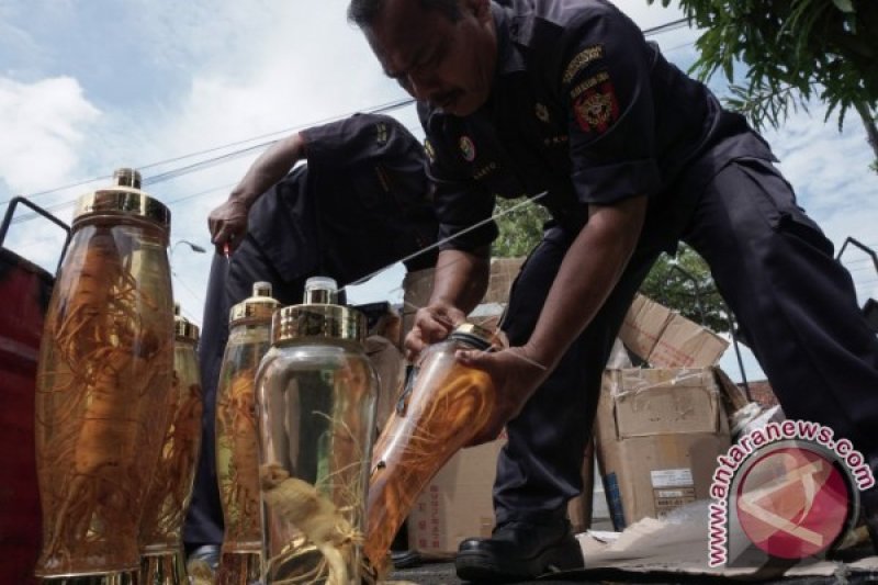 PEMUSNAHAN BARANG SITAAN BEA CUKAI PURWOKERTO