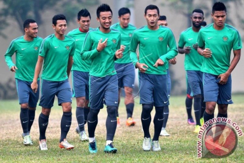 LATIHAN TIM NASIONAL SEPAK BOLA INDONESIA