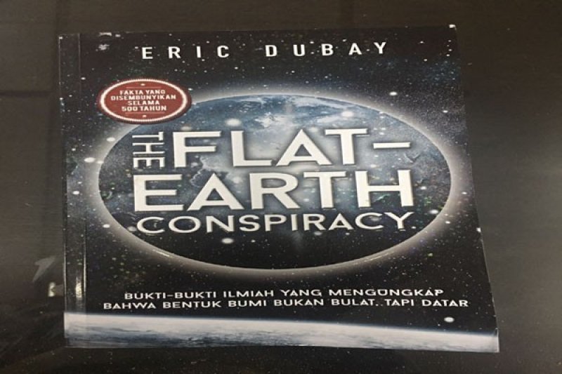 Resensi Flat Earth Pengungkap Bukti Ilmiah Bumi Datar Antara News Megapolitan