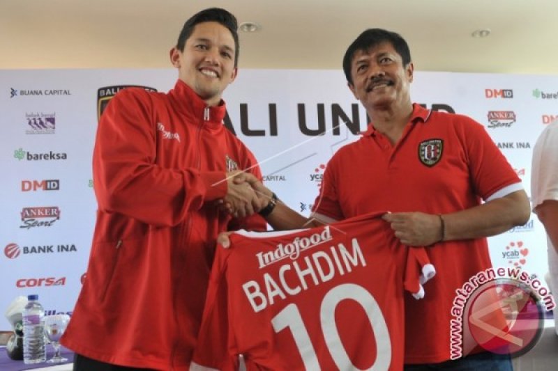 BALI UNITED REKRUT IRFAN BACHDIM