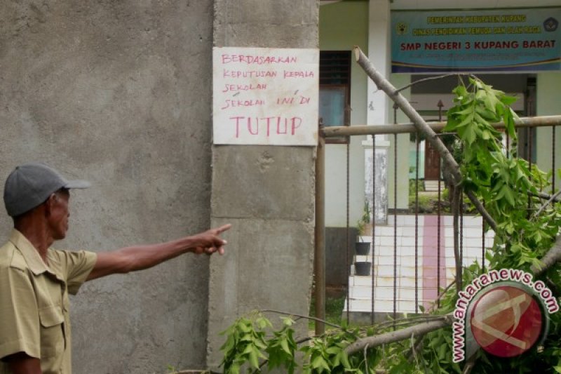 WARGA SEGEL SEKOLAH NEGERI DI KUPANG