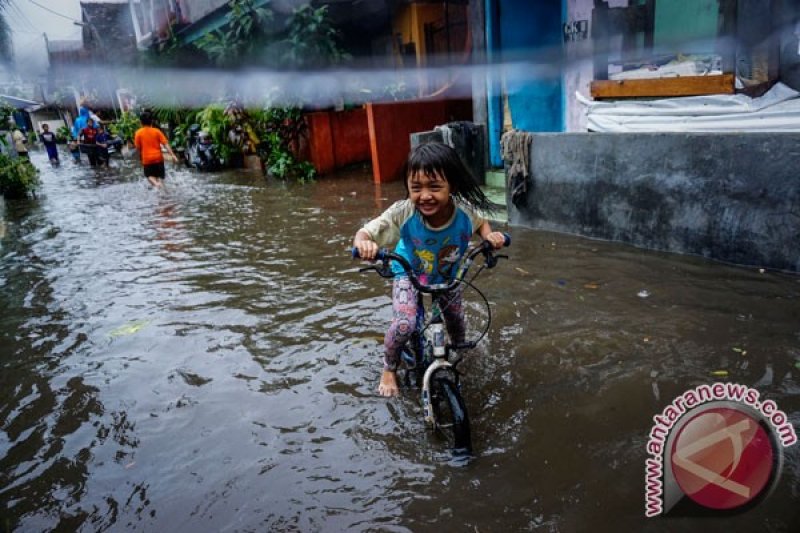Bencana Alam Mewarnai Gambar Banjir Untuk Anak Tk : 10 Macam Bencana
