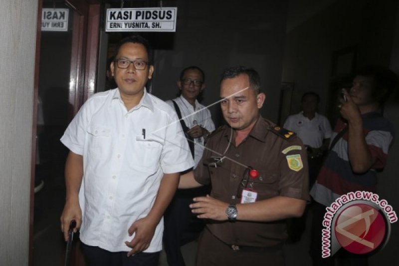 PELIMPAHAN TERSANGKA KASUS DANA HIBAH PEMPROV SUMSEL