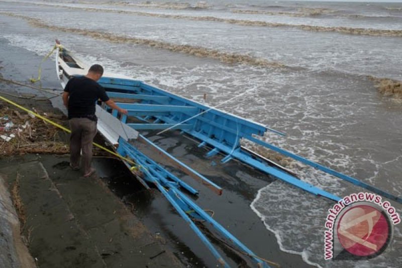  KAPAL TENGGELAM DI TAKALAR