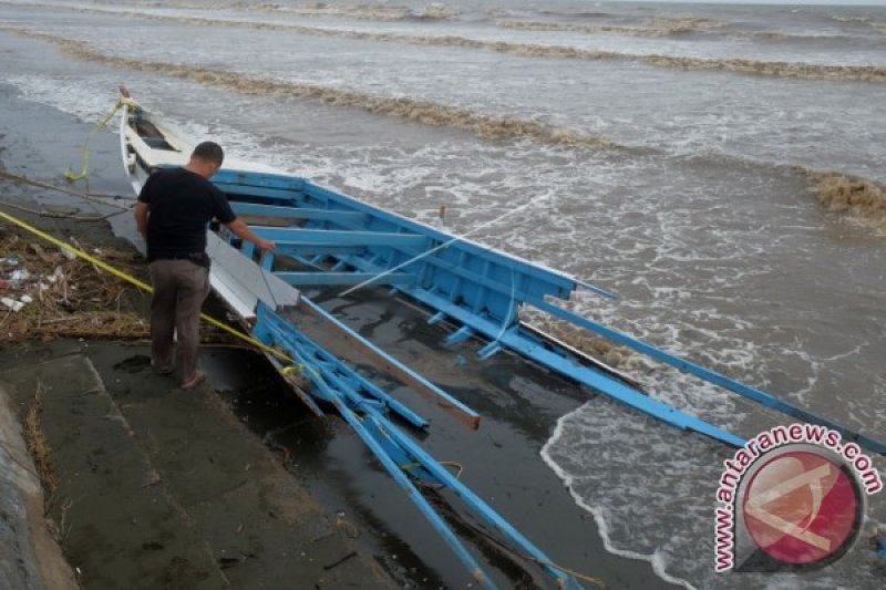 KAPAL TENGGELAM DI TAKALAR