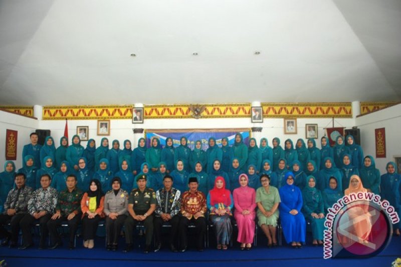 FOTO BERSAMA PENGURUS PKK BANDARLAMPUNG